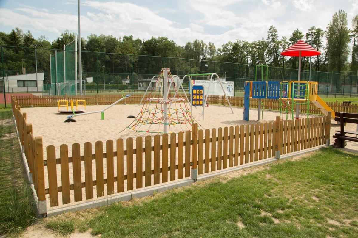 Camping Oaza Blonie Kornik Domki Standard - 3 Pokoje Exteriör bild