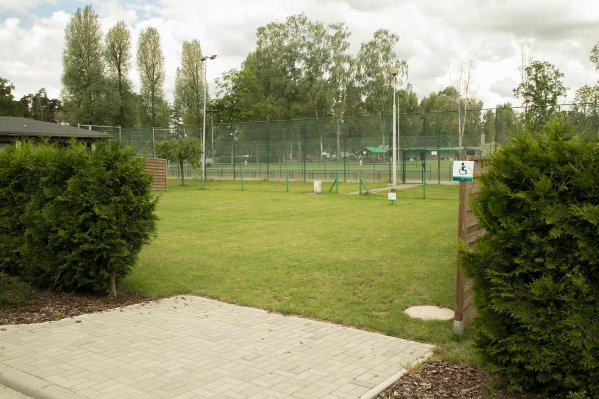 Camping Oaza Blonie Kornik Domki Standard - 3 Pokoje Exteriör bild
