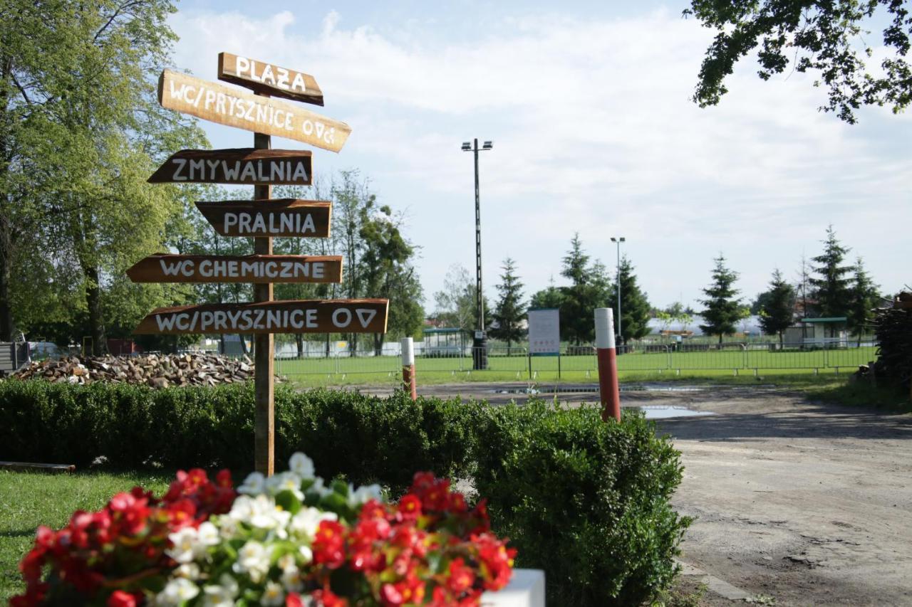 Camping Oaza Blonie Kornik Domki Standard - 3 Pokoje Exteriör bild